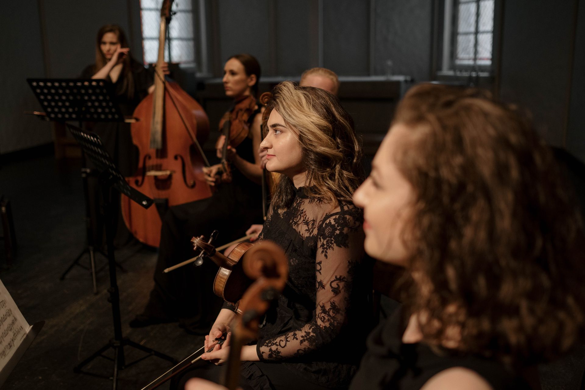 Préparation d'un concert de musique classique
